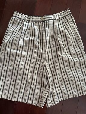 David Brooks Shorts Pockets Zipper Brown White Plaid Pleats Size 8 NWOT